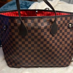 WOMEN’S LV PURSE AND MAKEUP BAG